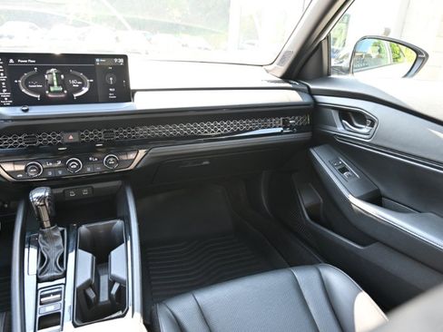 Used 2023 Honda Accord Sport image 12