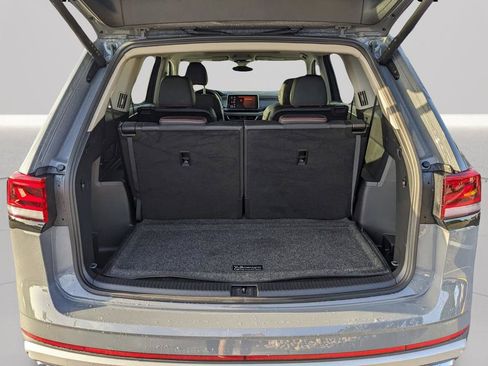 Certified 2025 Volkswagen Atlas Peak Edition SE AWD/4WD image 10