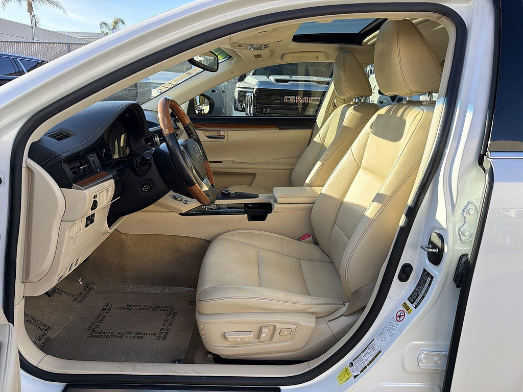 Used 2013 Lexus ES 300h w/ Premium Pkg FWD image 18