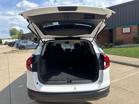 Used 2023 GMC Terrain SLE AWD/4WD image 20