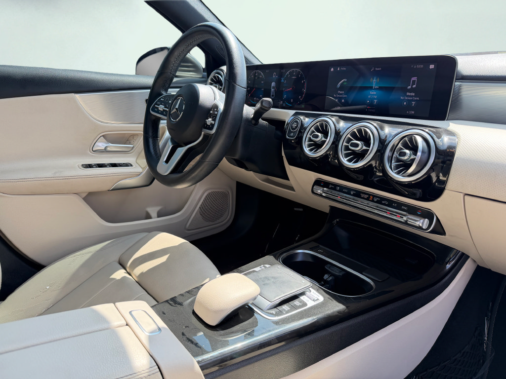 Used 2019 Mercedes-Benz A 220 image 32