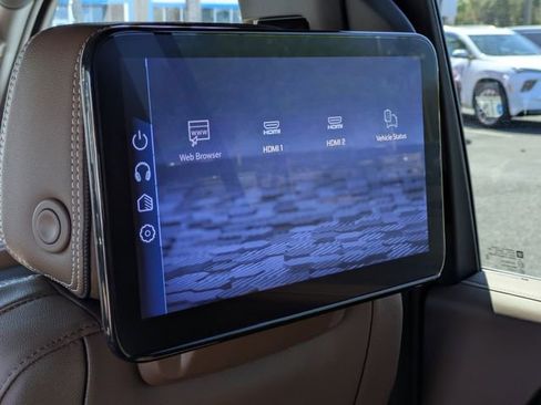 New 2026 Chevrolet Suburban High Country AWD/4WD image 18