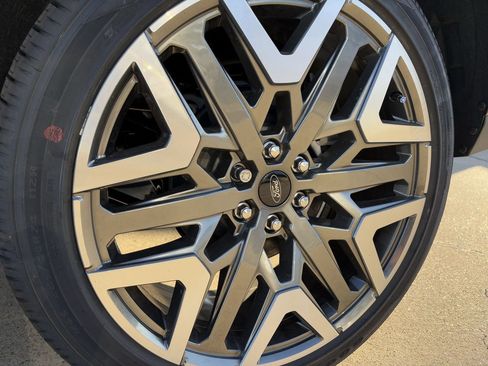 New 2025 Ford Expedition Max Platinum w/ Platinum Ultimate Package image 34