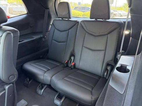 Certified 2022 Cadillac XT6 Premium Luxury AWD/4WD image 16