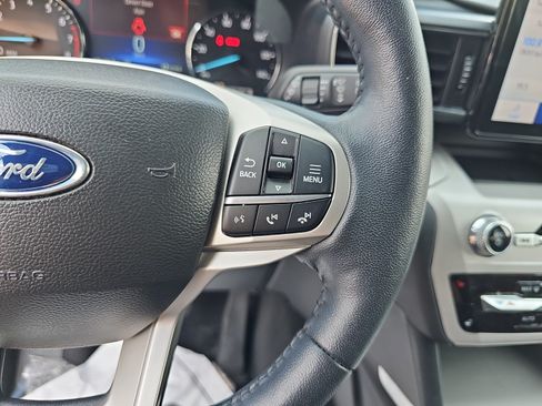 Used 2023 Ford Explorer XLT w/ Equipment Group 202A AWD/4WD image 20