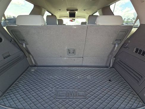 Used 2014 GMC Acadia SLT w/ Technology Package FWD image 3