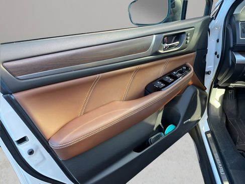 Used 2018 Subaru Outback 3.6R Touring w/ Popular Package #3 image 8