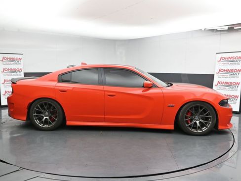 Used 2016 Dodge Charger SRT w/ Harman/Kardon Audio Group image 9
