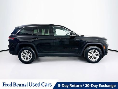 Used 2023 Jeep Grand Cherokee Limited AWD/4WD image 12