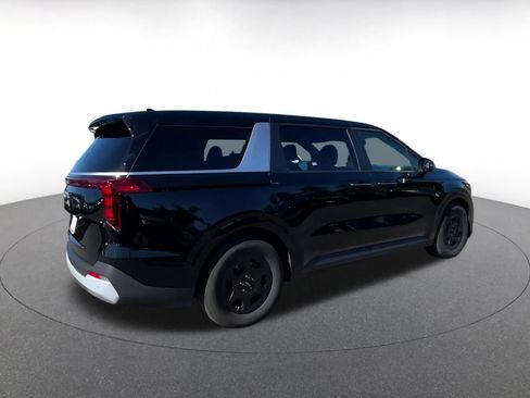 Used 2026 Kia Carnival FWD image 15