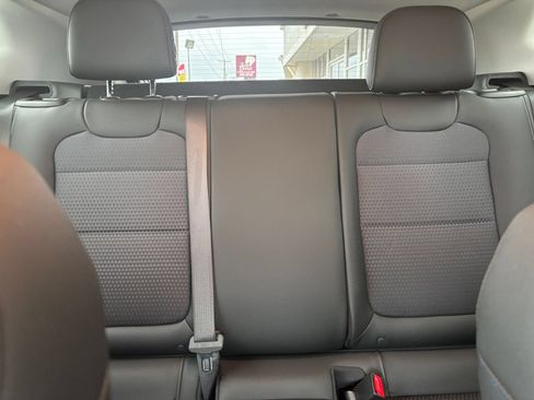 Used 2025 Chevrolet Trax LT w/ LT Convenience Package FWD image 37