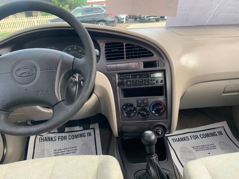 Used 2003 Hyundai Elantra GLS FWD image 17