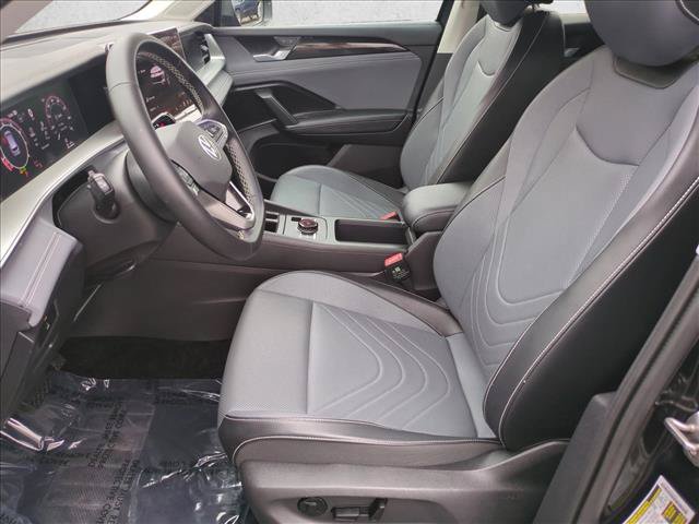 Used 2026 Volkswagen Tiguan SE FWD image 15