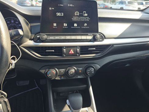 Used 2020 Kia Forte LXS FWD image 13