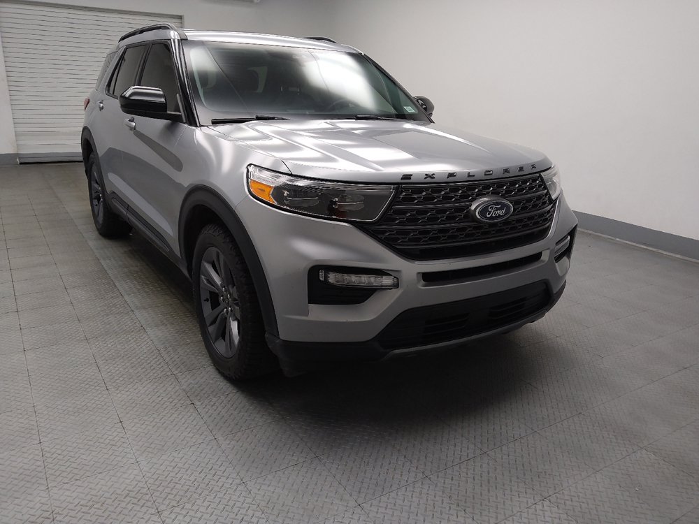 Used 2023 Ford Explorer XLT w/ Equipment Group 202A AWD/4WD image 13