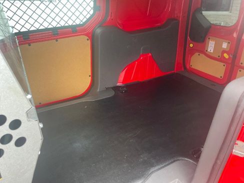 Used 2022 Ford Transit Connect XL image 33