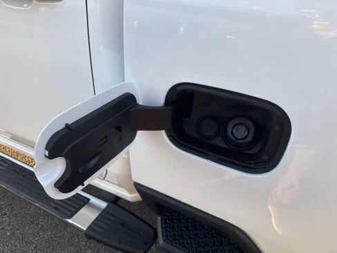 New 2026 GMC Sierra 2500 SLT w/ SLT Premium Package image 10