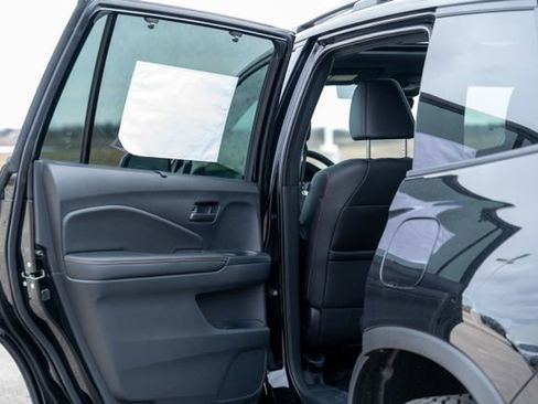 Used 2024 Honda Passport TrailSport image 17