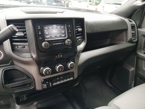 Used 2022 RAM 3500 Tradesman w/ Chrome Appearance Group AWD/4WD image 19