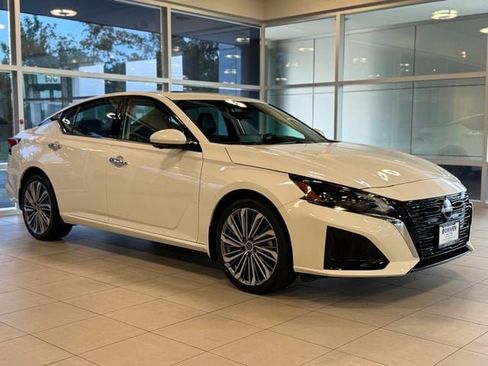 Used 2023 Nissan Altima 2.5 SL AWD/4WD image 6
