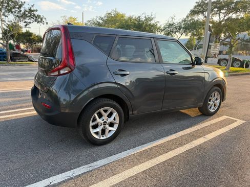 Used 2020 Kia Soul S FWD image 5