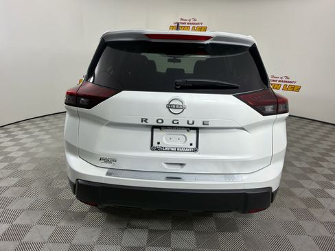 New 2026 Nissan Rogue SV FWD image 4