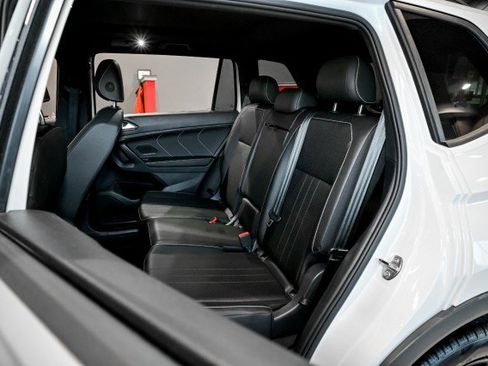 Used 2024 Volkswagen Tiguan SE R-Line image 18