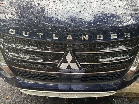 Used 2024 Mitsubishi Outlander SE FWD image 6