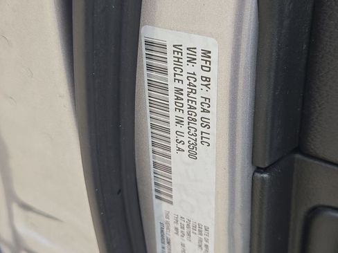 Used 2020 Jeep Grand Cherokee Laredo image 33