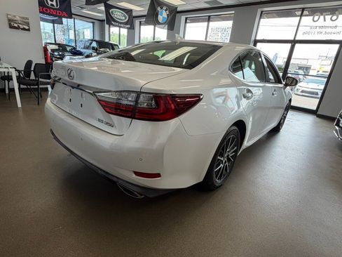 Used 2017 Lexus ES 350 w/ Luxury Package FWD image 12