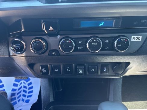 Used 2023 Toyota Tacoma TRD Off-Road w/ Technology Package AWD/4WD image 22