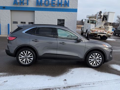 Used 2022 Ford Escape Titanium w/ Class II Trailer Tow Package image 10
