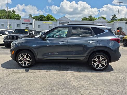 Used 2021 Kia Seltos SX w/ SX Sunroof Package AWD/4WD image 5
