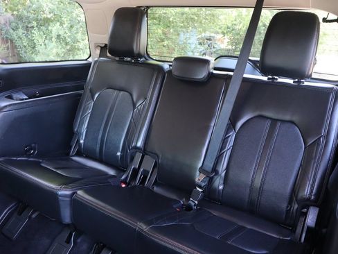 Used 2019 Ford Expedition Platinum AWD/4WD image 21
