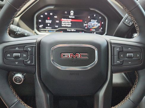 Used 2024 GMC Sierra 2500 AT4 w/ AT4 Premium Plus Package AWD/4WD image 24
