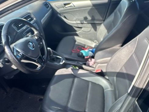 Used 2018 Volkswagen Jetta SE FWD image 5