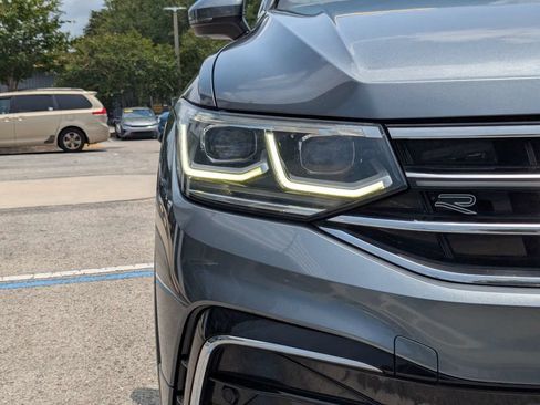 Used 2022 Volkswagen Tiguan SEL R-Line AWD/4WD image 10