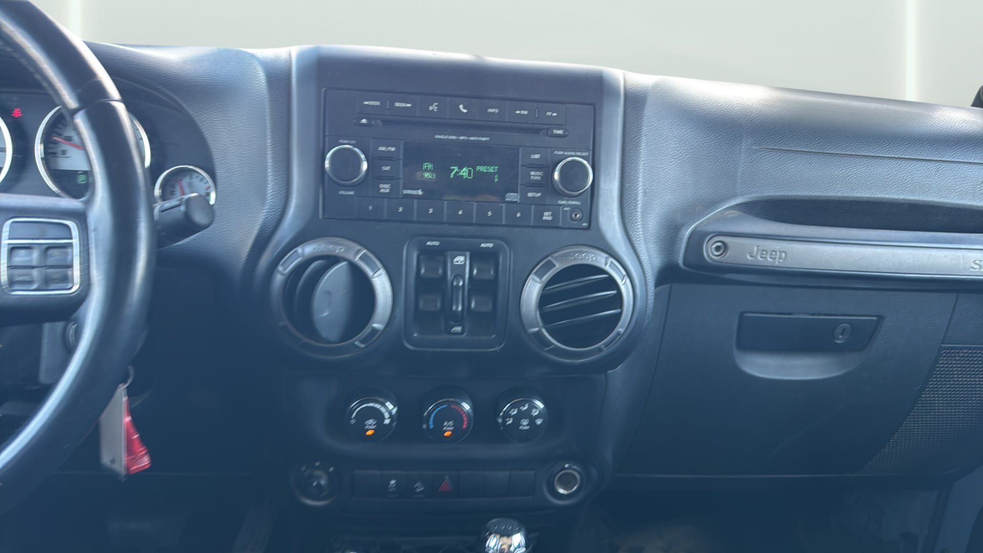 Used 2014 Jeep Wrangler Unlimited Sport w/ Power Convenience Group AWD/4WD image 17