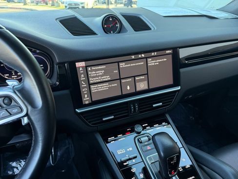Used 2021 Porsche Cayenne Base image 22