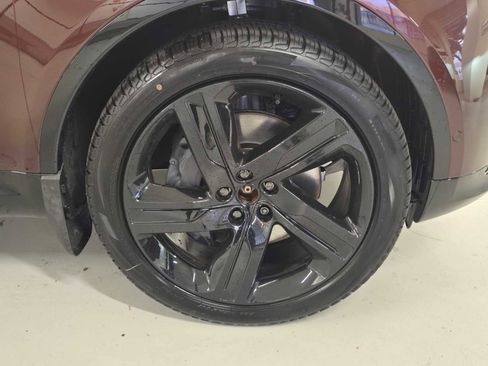 New 2026 Land Rover Discovery Limited Edition image 9