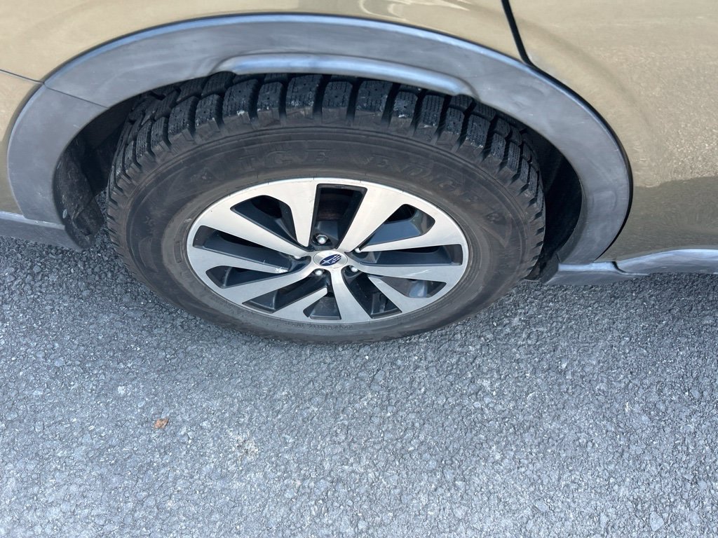 Used 2020 Subaru Outback Premium w/ Popular Package #1 AWD/4WD image 11