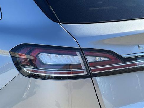 Used 2022 Lincoln Nautilus Reserve AWD/4WD image 29