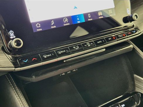 Used 2024 Jeep Wagoneer Series II w/ Flexible Seating Group RWD image 21