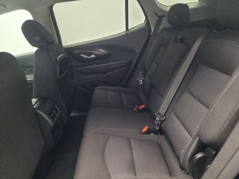 Used 2022 GMC Terrain SLE image 18