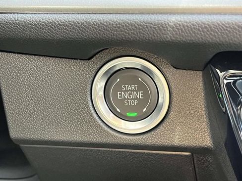 New 2026 Chevrolet Traverse LT w/ Sun and Wheel Package image 19