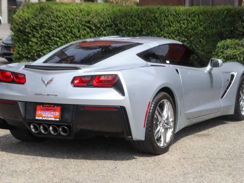Used 2017 Chevrolet Corvette Stingray Coupe w/ 1LT RWD image 8