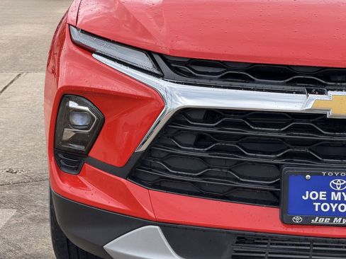 Used 2025 Chevrolet Blazer LT FWD image 5