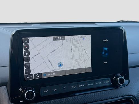 Used 2023 Hyundai Kona Limited image 11