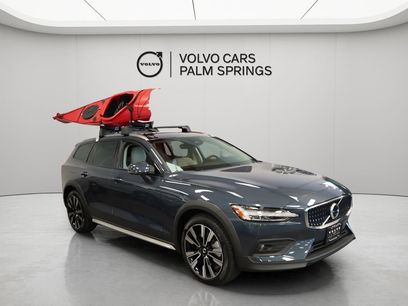 New 2025 Volvo V60 B5 Cross Country Ultra w/ Protection Package Premier