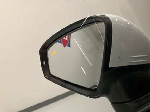 Used 2019 Volkswagen Tiguan SEL Premium R-Line AWD/4WD image 23